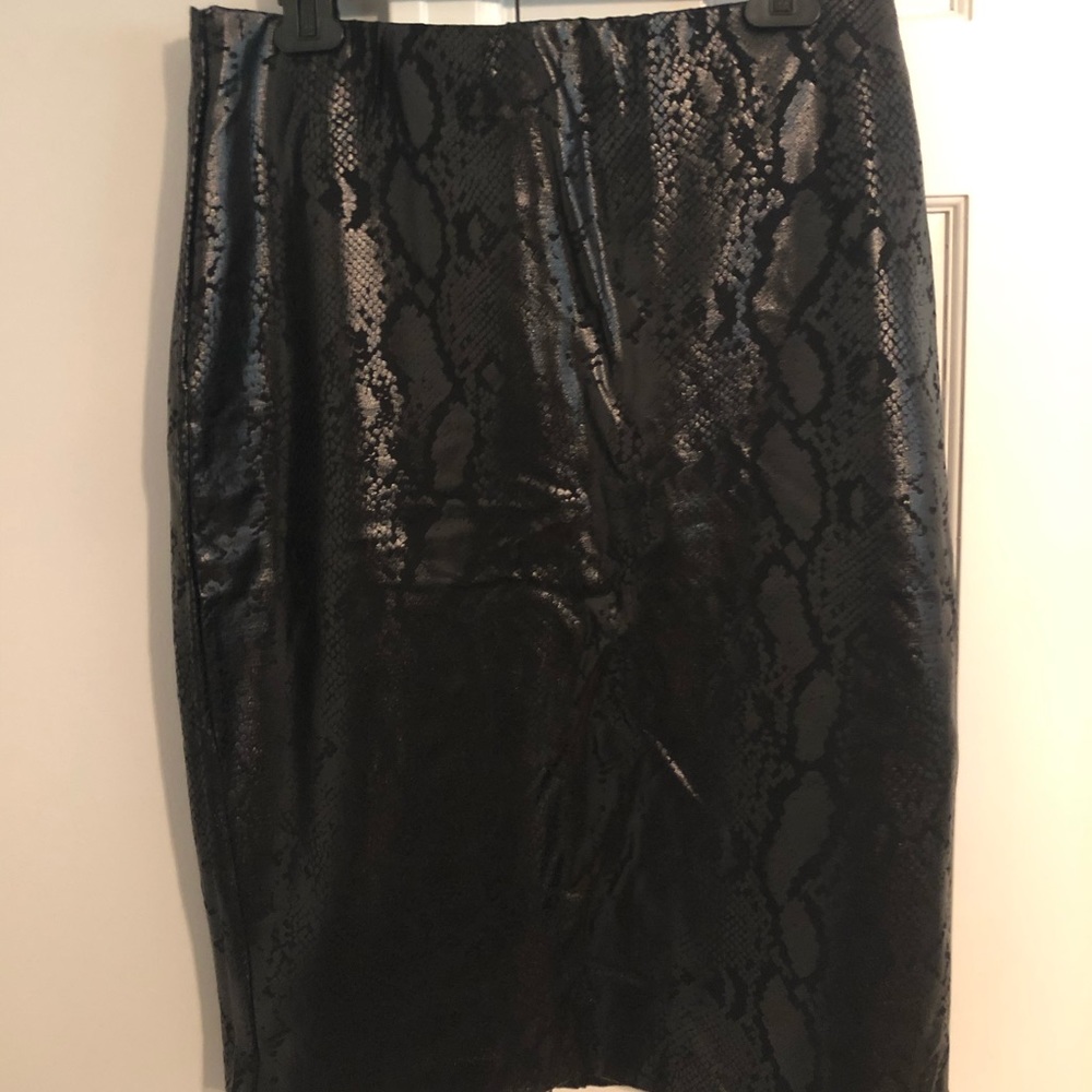 Snake skin print pencil skirt
